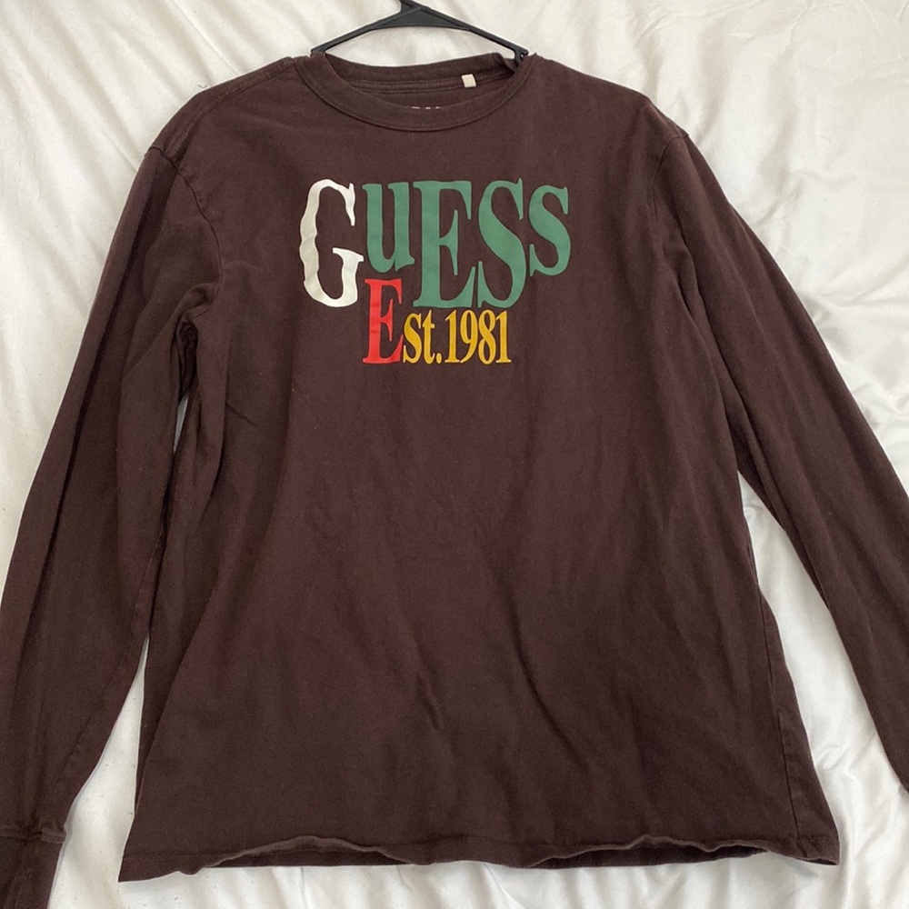 Oversized brown “Guess” shirt!